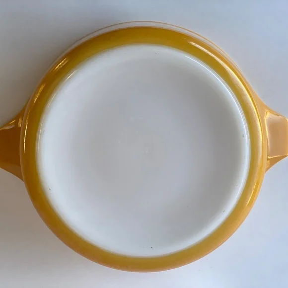 Vintage Pyrex Yellow Butterfly Gold 1 Quart Casserole Dish - Picture 4 of 9